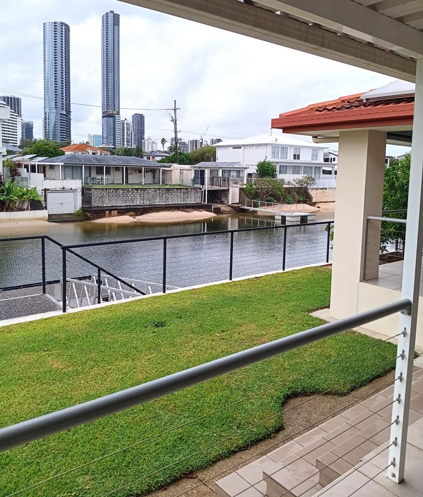 8 Winterhaven Key, Broadbeach Waters, QLD 4218
