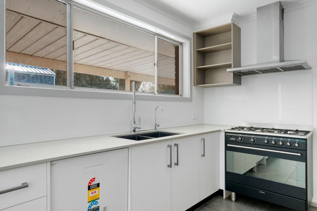 28 Hinkler Cres, Modbury Heights, SA 5092