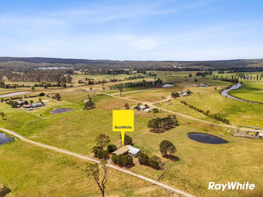 8 GLENDUART GR, MORUYA, NSW 2537