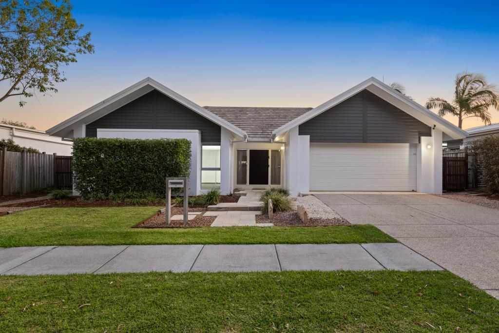 37 Watervale Pde, Wakerley, QLD 4154