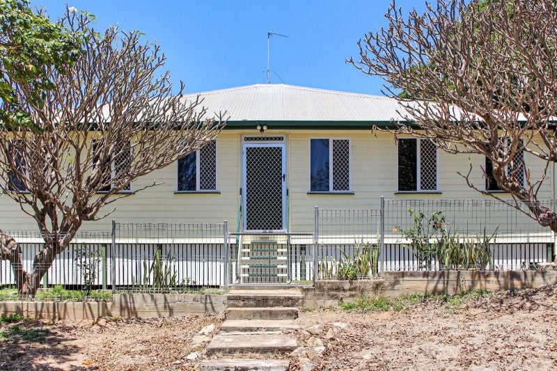 4 Melville St, Charters Towers City, QLD 4820