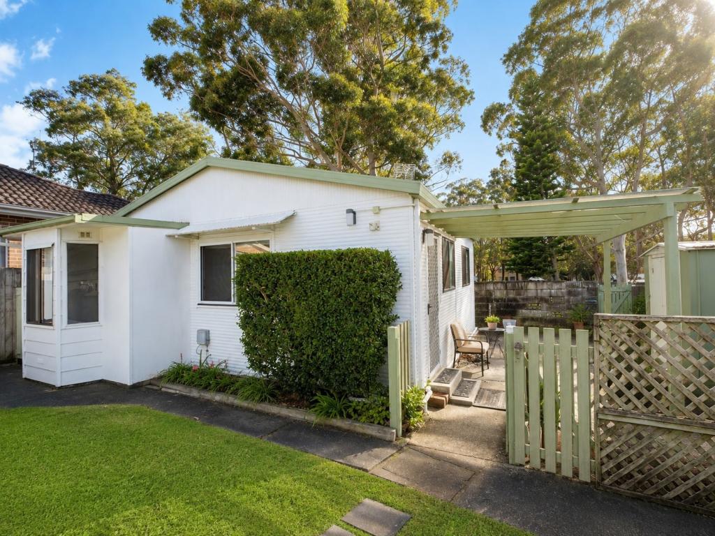 FLAT/8 TENNYSON RD, CROMER, NSW 2099