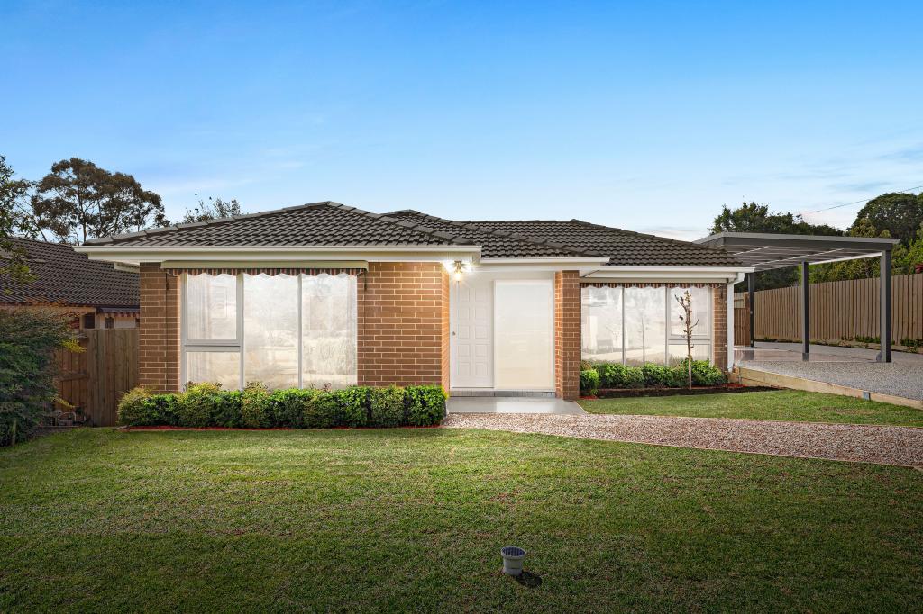 19 Myoora Dr, Mooroolbark, VIC 3138