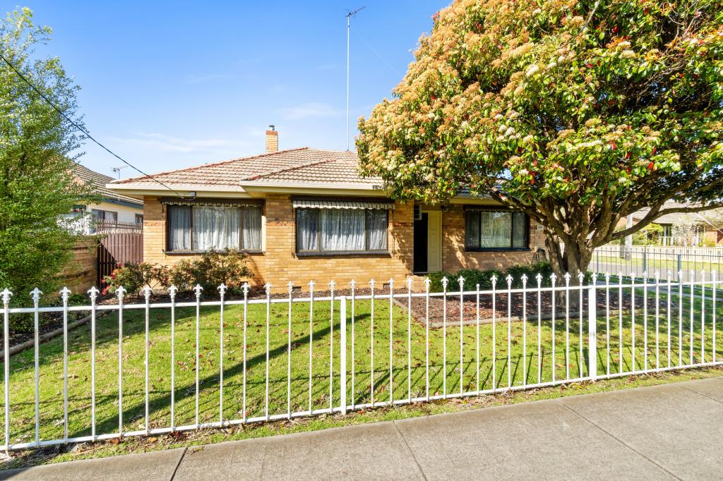 374 York St, Sale, VIC 3850