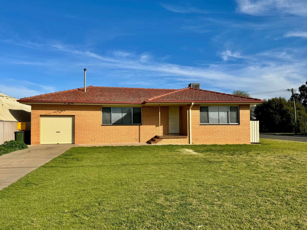 10 Moses St, Griffith, NSW 2680