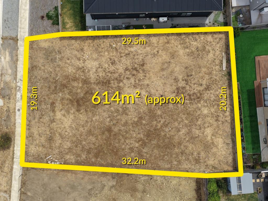 11 Strathlachlan Dr, Highton, VIC 3216