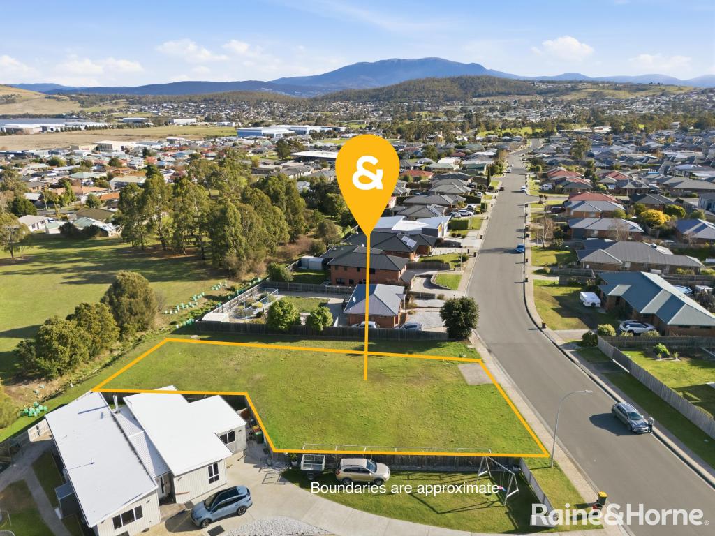 11 CAVENOR DR, OAKDOWNS, TAS 7019