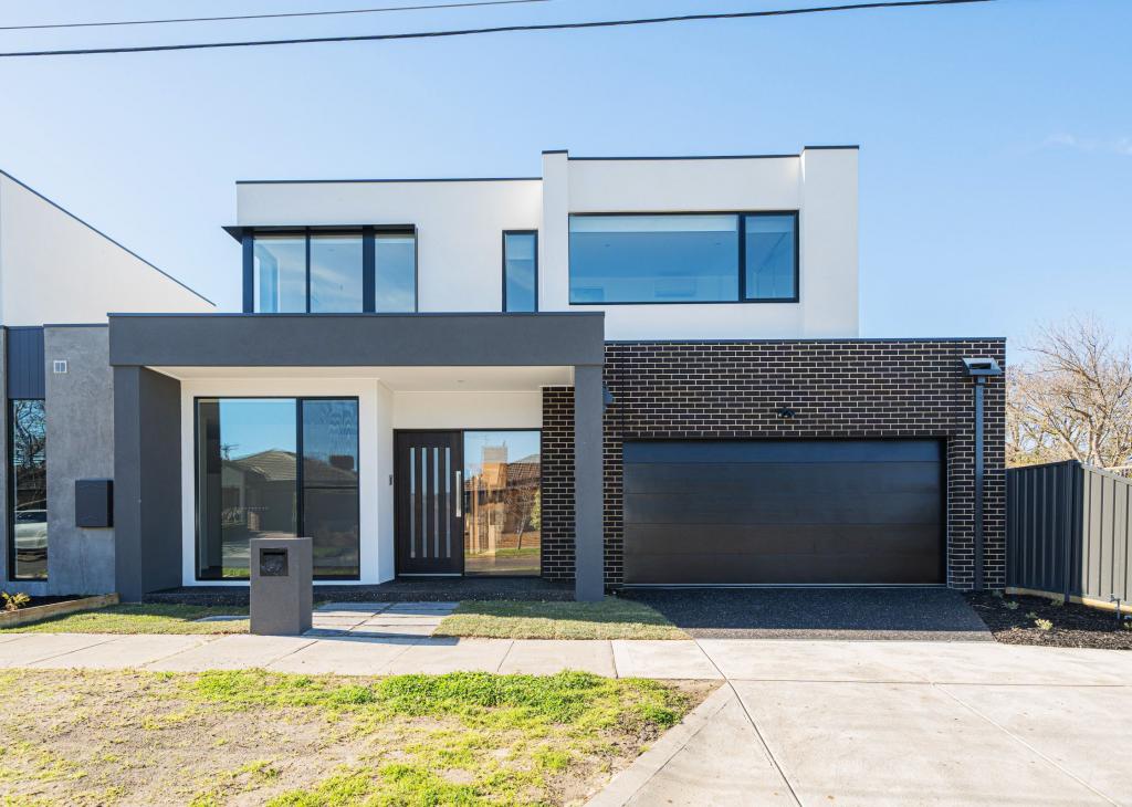 10 LIVERPOOL ST, BENTLEIGH EAST, VIC 3165