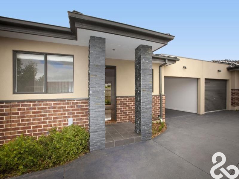 2/13 EDNA ST, THOMASTOWN, VIC 3074