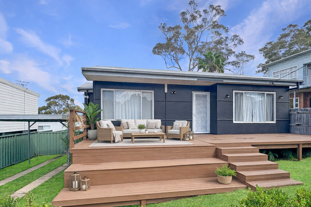 14 Shannon Pde, Berkeley Vale, NSW 2261
