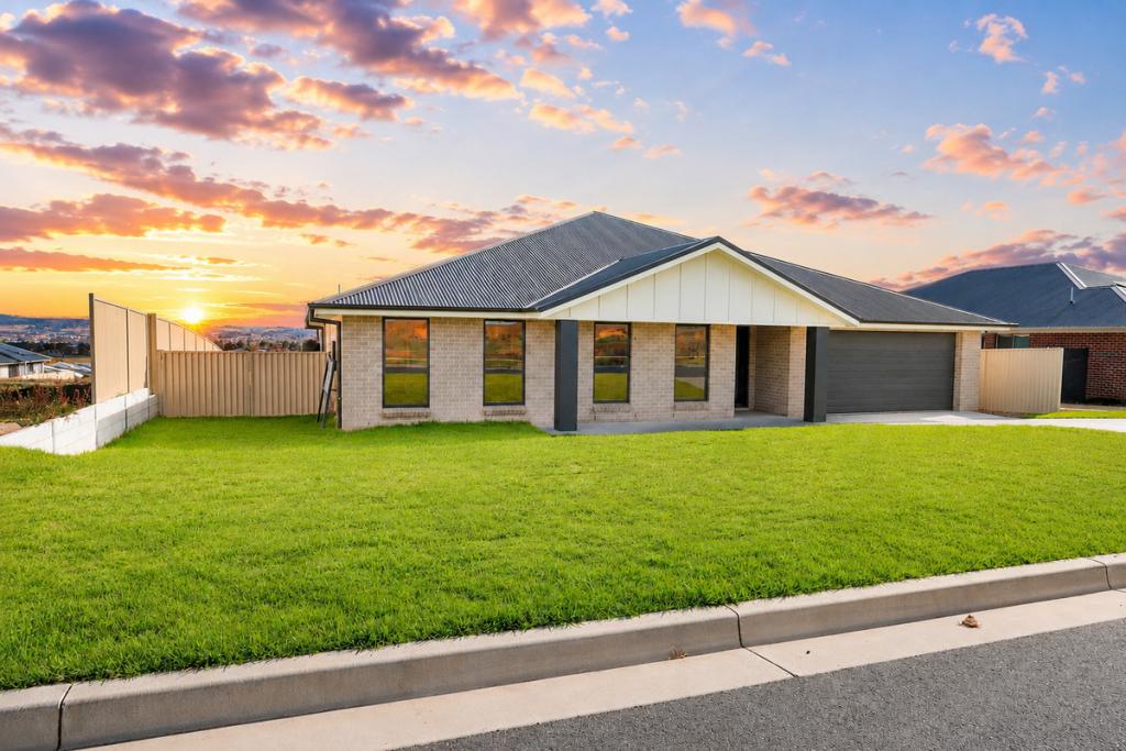 245 LAWRENCE DR, KELSO, NSW 2795