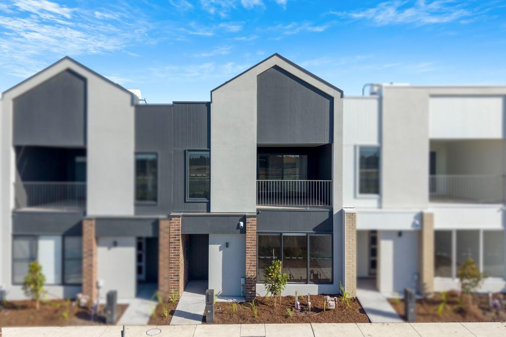 33 Coronation Walk, Kalkallo, VIC 3064