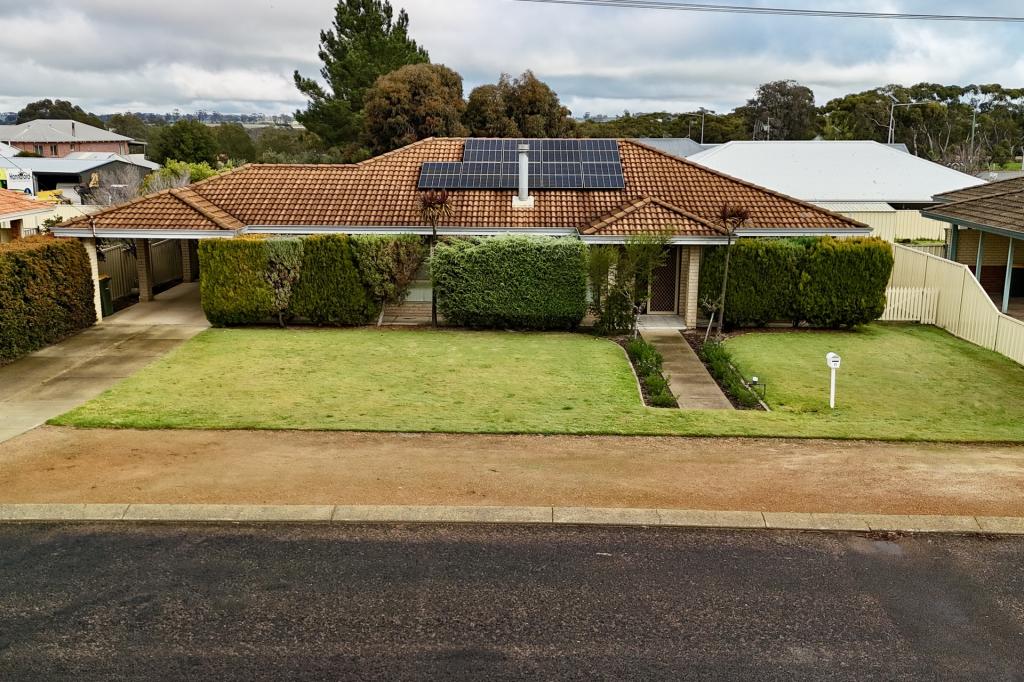 11 Hill Way, Katanning, WA 6317