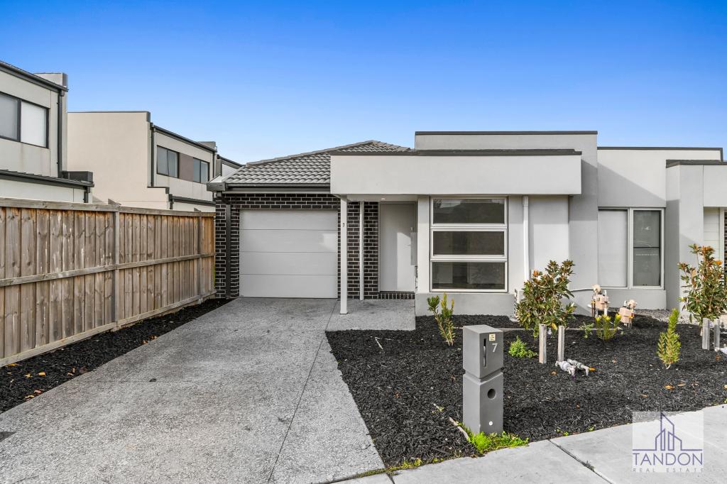 7 FITZROVIA DR, WYNDHAM VALE, VIC 3024