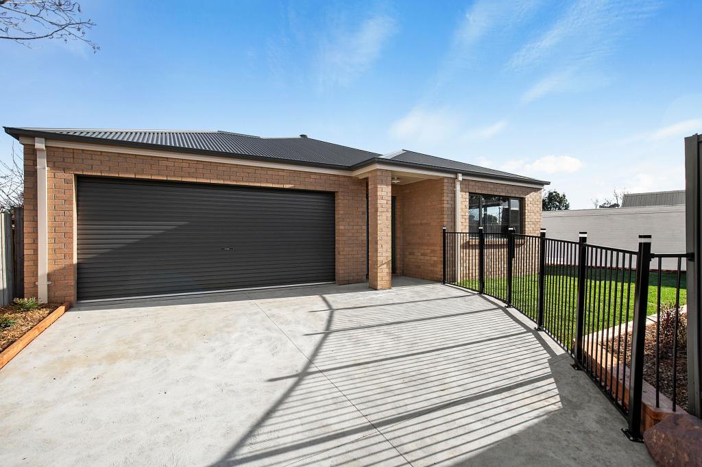 202a Lylia Ave, Mount Clear, VIC 3350