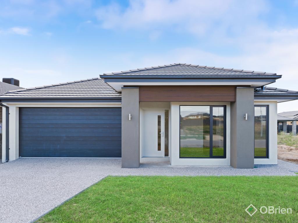 4 Traipse Ct, Clyde North, VIC 3978