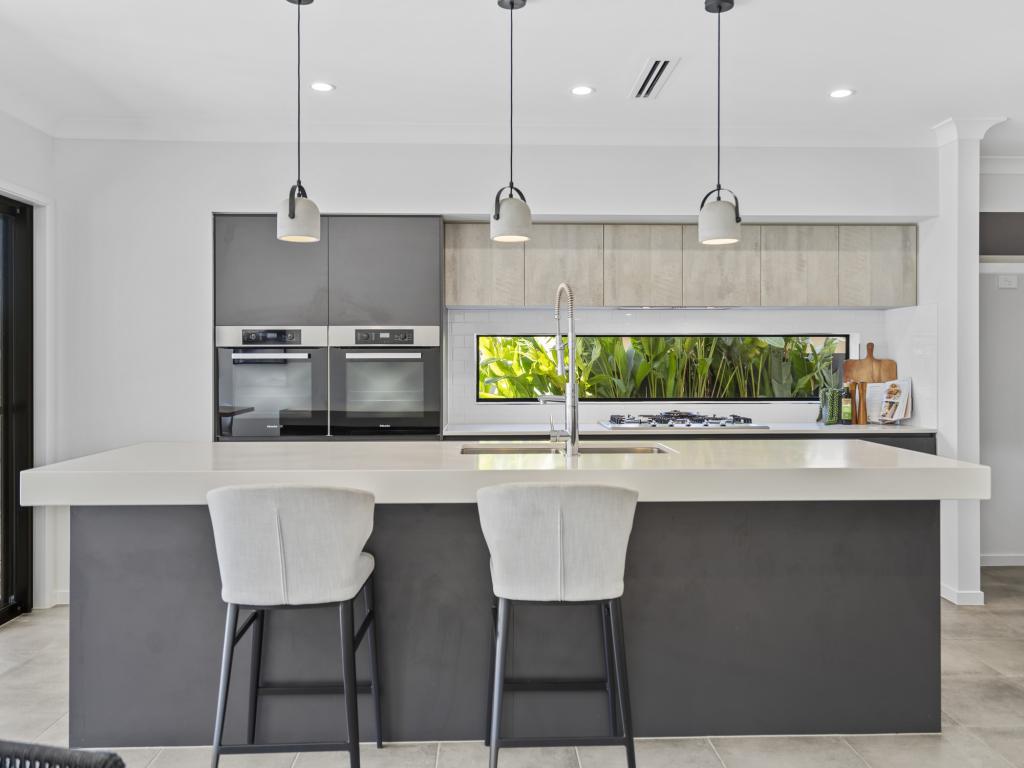 27a Bainbridge St, Ormiston, QLD 4160