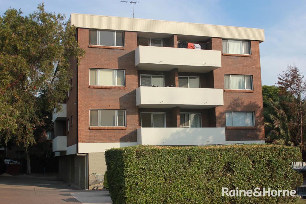 10/12 SAINSBURY ST, ST MARYS, NSW 2760