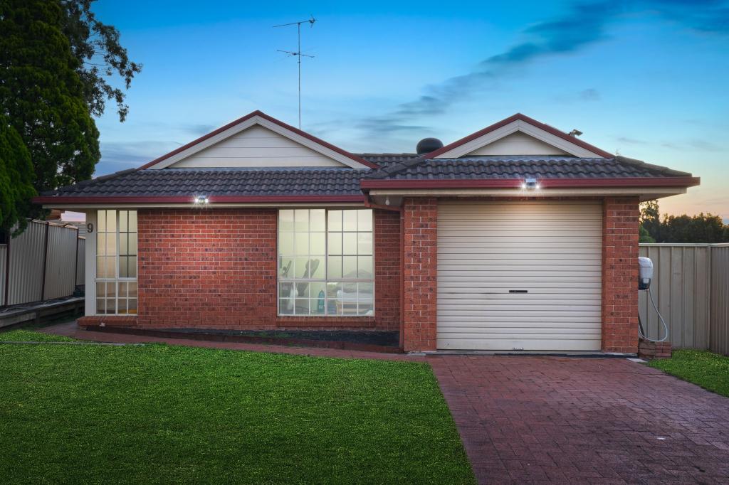 9 Southwaite Cres, Glenwood, NSW 2768