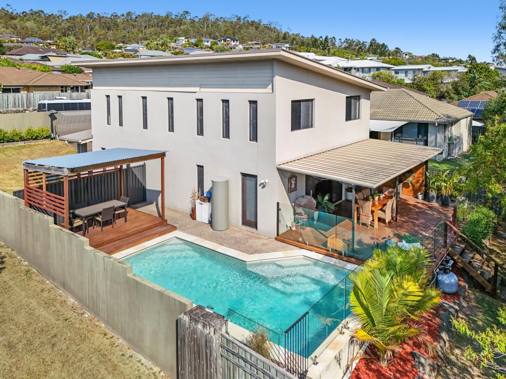 15 Gerard St, Pacific Pines, QLD 4211