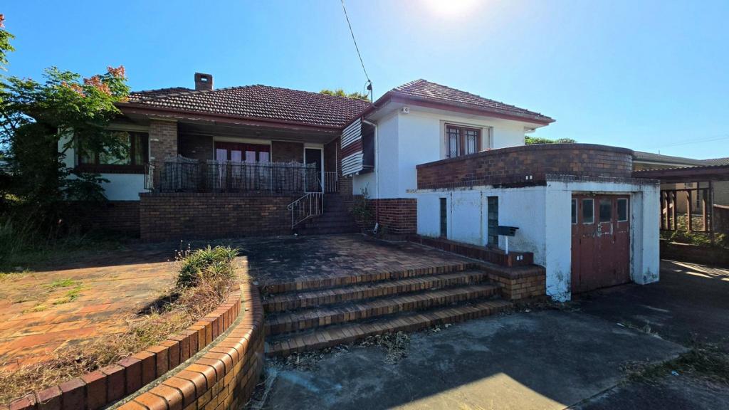 70 Blackstone Rd, Silkstone, QLD 4304