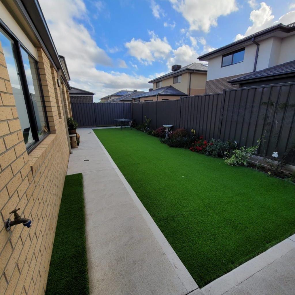 2/4 Dorset Gr, Truganina, VIC 3029