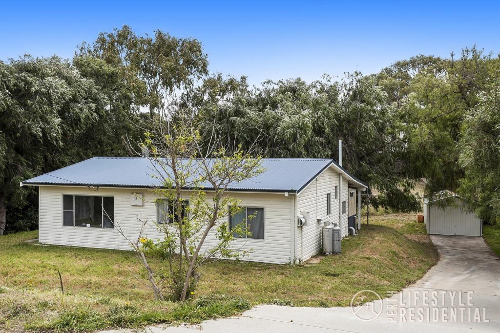 17 Murray St, Guilderton, WA 6041