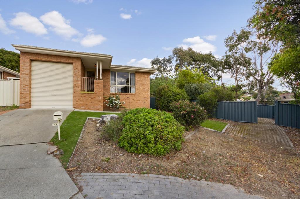 13 Leahy Pl, Gordon, ACT 2906