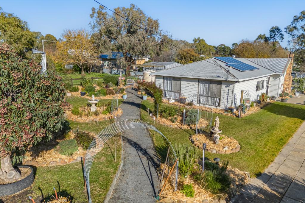 16 Bell St, Glenthompson, VIC 3293