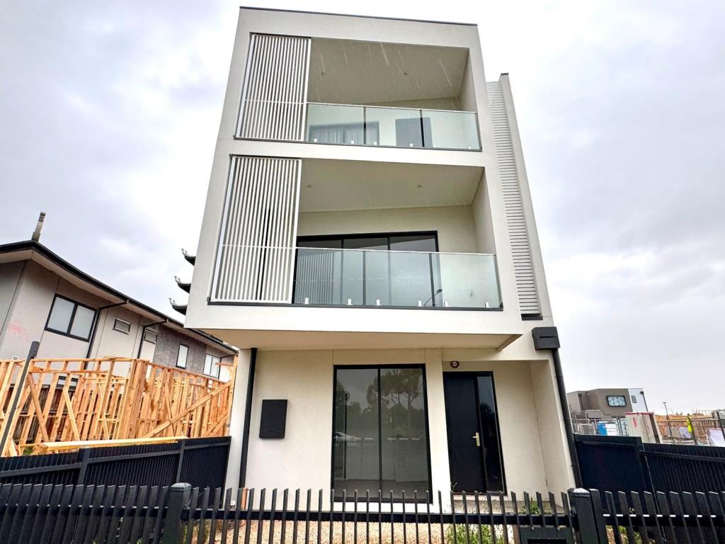 111 Furlong Rd, Cairnlea, VIC 3023