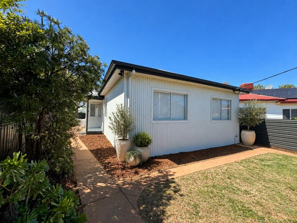 9 Railway Pde, Broken Hill, NSW 2880