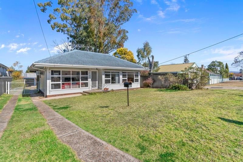 28 Cronin St, Penrith, NSW 2750