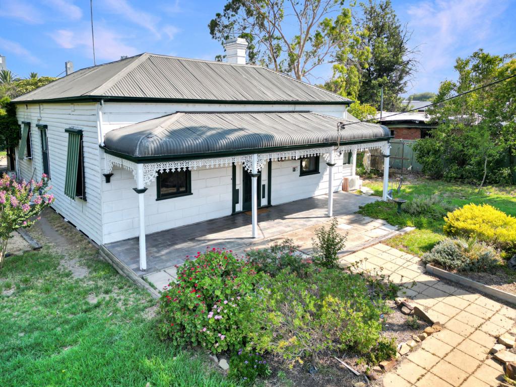 105 Edwardes St, Deniliquin, NSW 2710