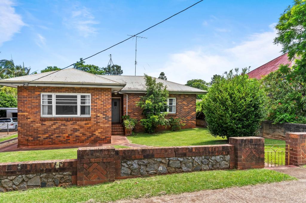 205 South St, South Toowoomba, QLD 4350