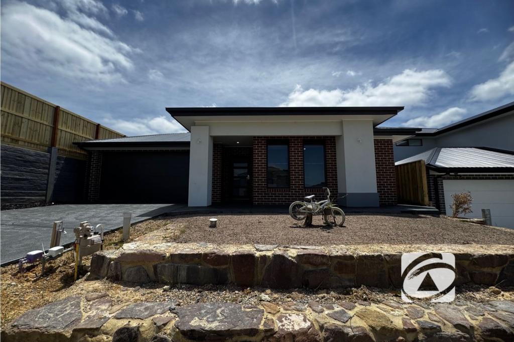 4 Superb St, Officer, VIC 3809