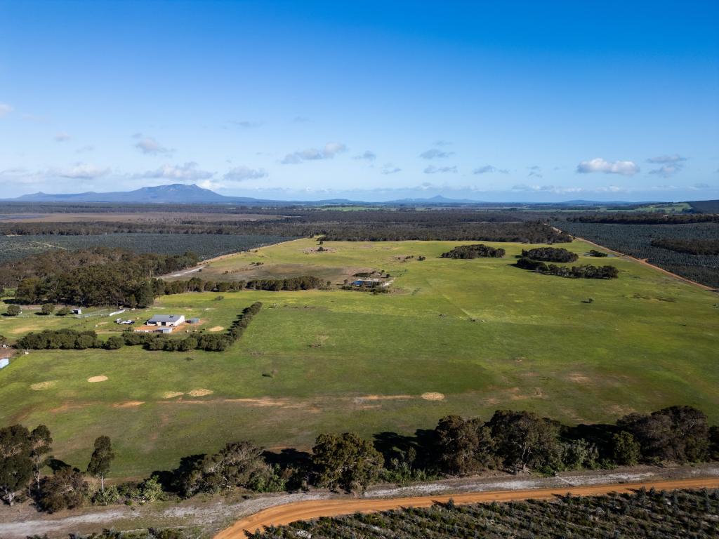 235 Corimup East Road, Manypeaks, WA 6328