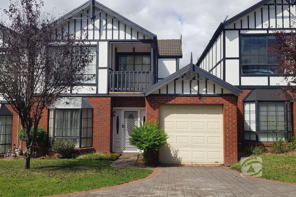 10/40-44 Warrawong Dr, Berwick, VIC 3806