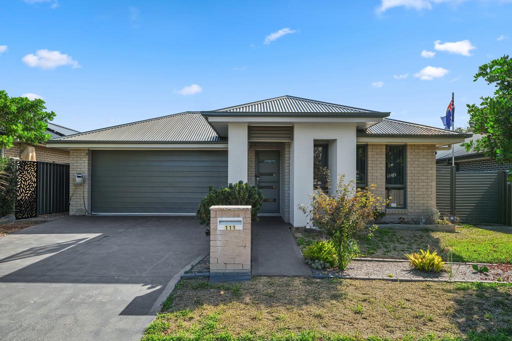111 Seaside Bvd, Fern Bay, NSW 2295
