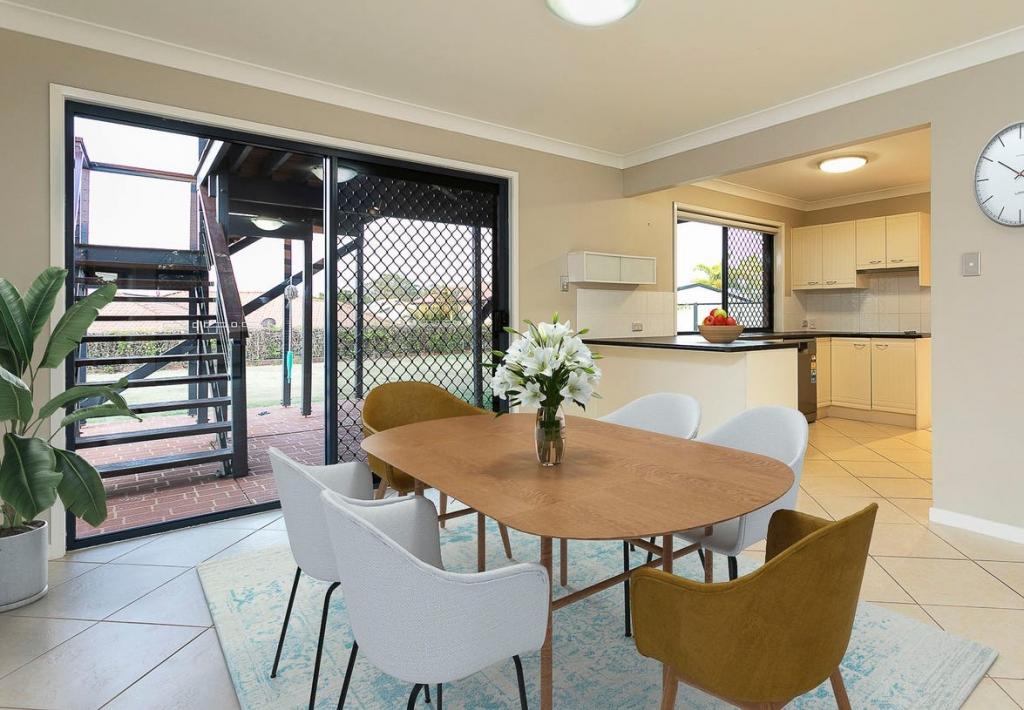 32 Torquay Rd, Redland Bay, QLD 4165