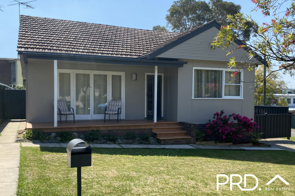 21 Stretham Ave, Picnic Point, NSW 2213