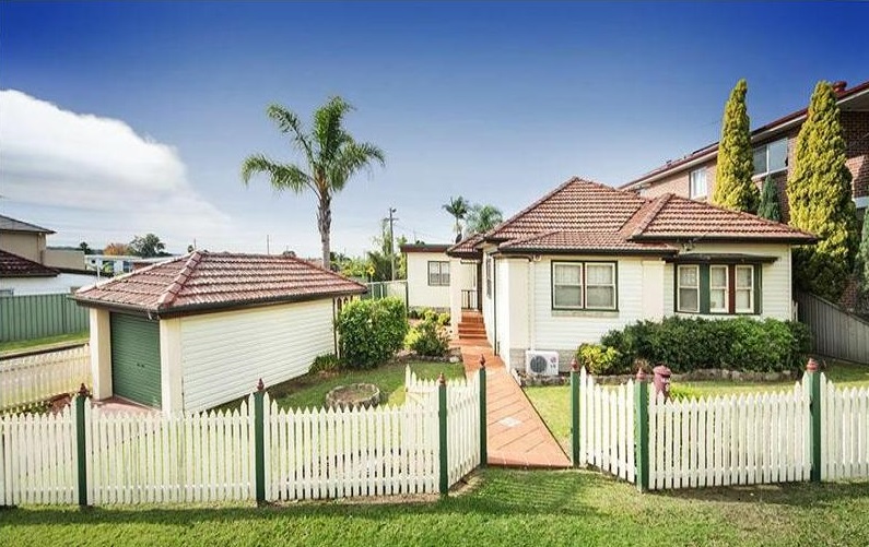 9 Holley Rd, Beverly Hills, NSW 2209