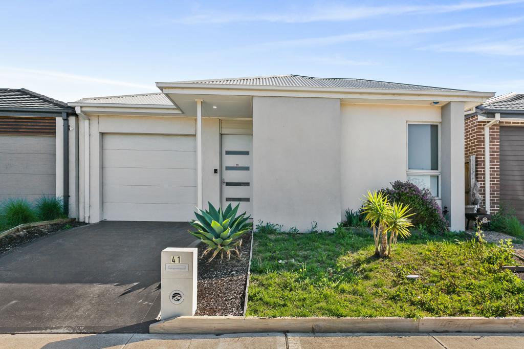 41 Parrot Dr, Weir Views, VIC 3338