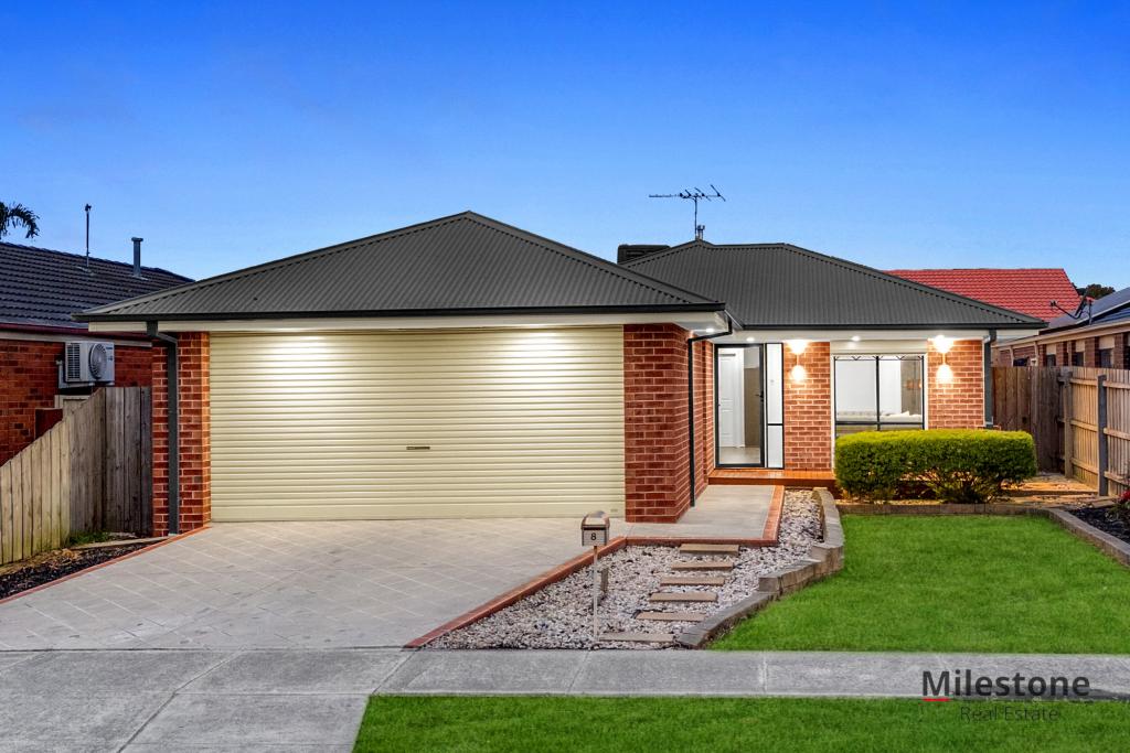 8 VENUS PL, CRANBOURNE, VIC 3977