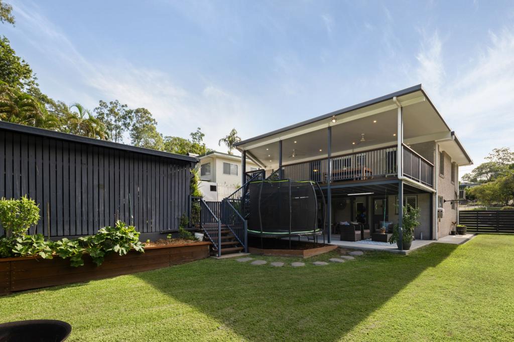 7 Praeger St, Chapel Hill, QLD 4069