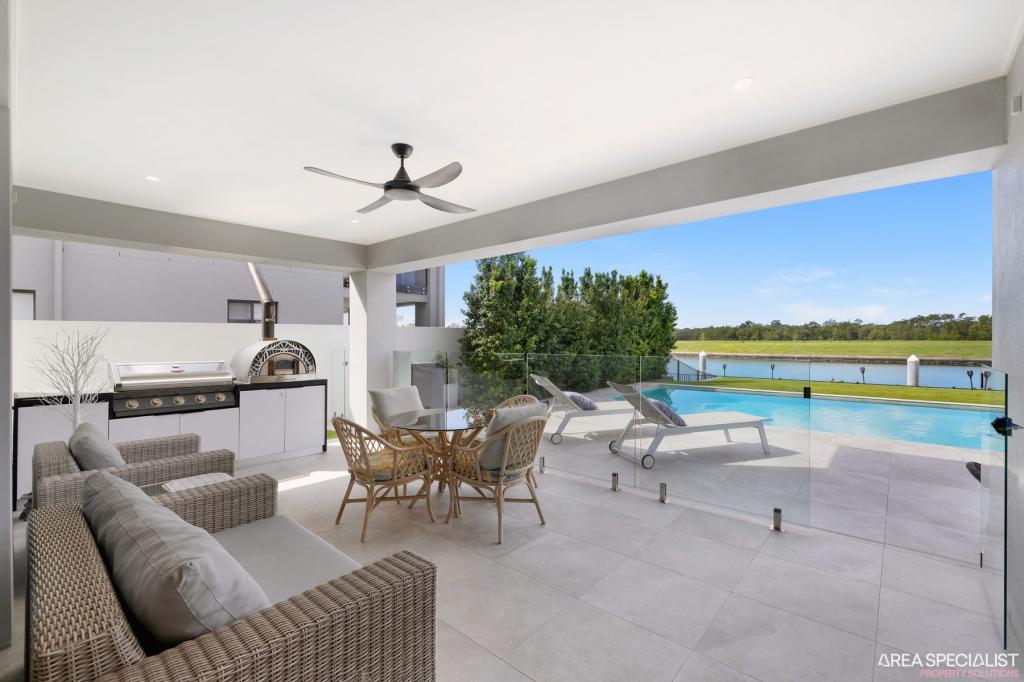 140 Paradise Pde, Jacobs Well, QLD 4208