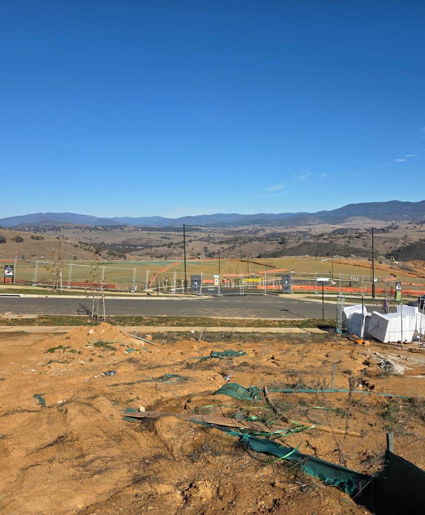 8 Oppenheimer St, Macnamara, ACT 2615