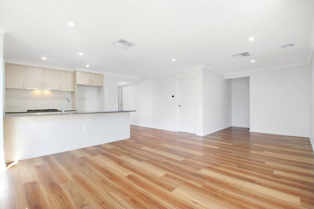 8 Canterbury Rd, Thurgoona, NSW 2640