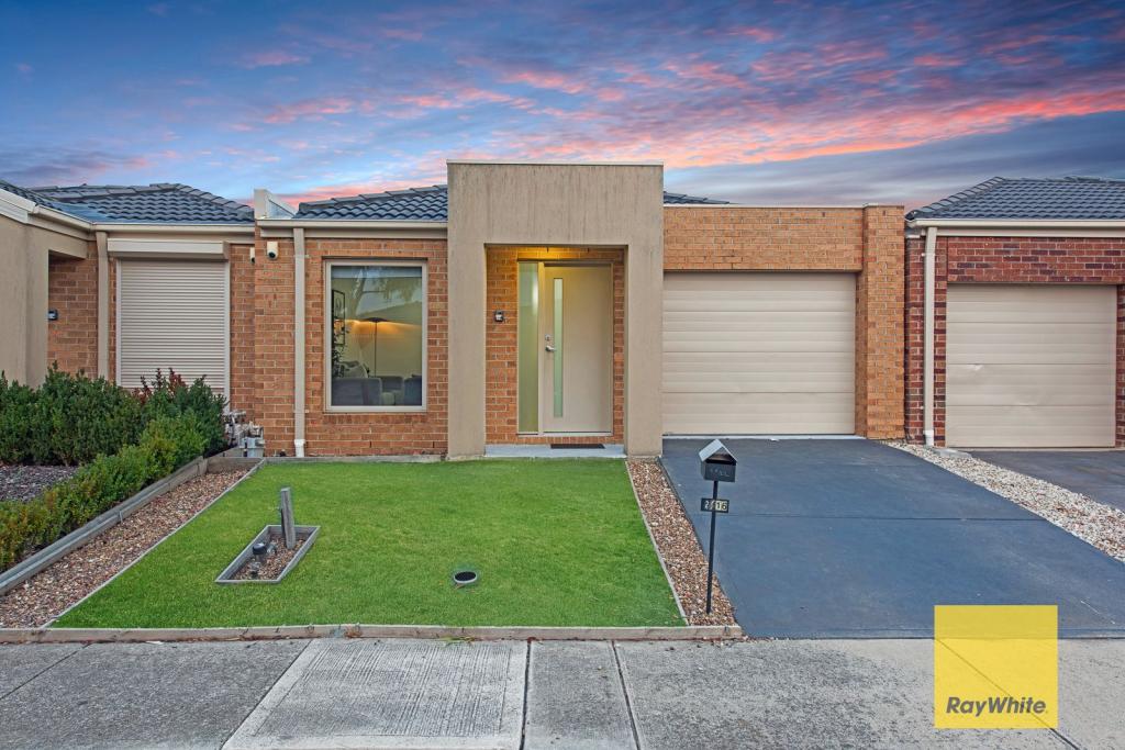 2/16 Starflower Way, Truganina, VIC 3029