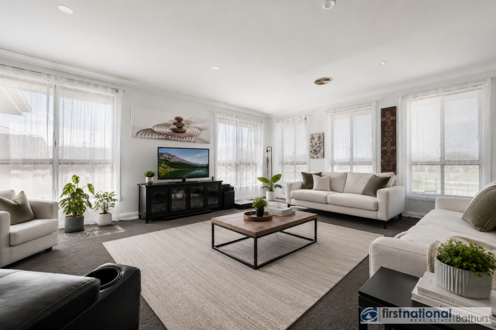 19 MAXWELL DR, EGLINTON, NSW 2795