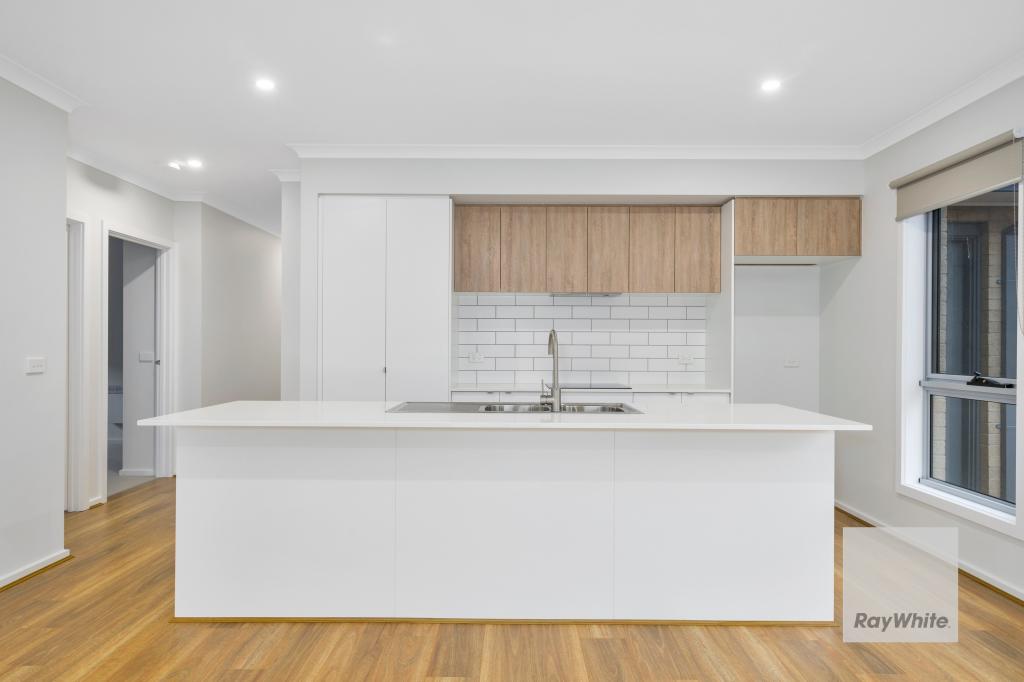 15 CAHER WAY, SUNBURY, VIC 3429